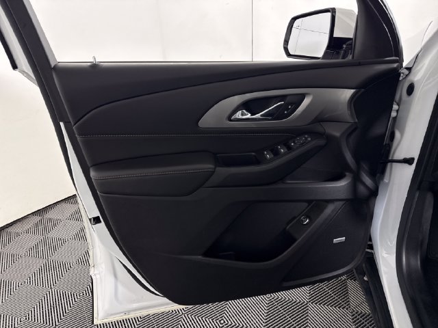 Used 2019 Chevrolet Traverse LT w/ LT Premium Package AWD/4WD image 29