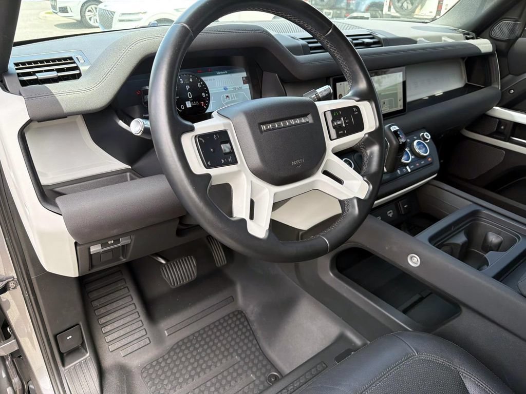 Used 2022 Land Rover Defender 110 SE AWD/4WD image 21