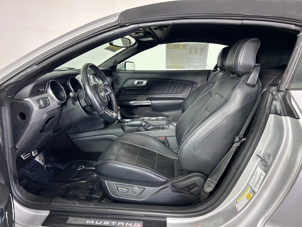 Used 2019 Ford Mustang Premium image 11