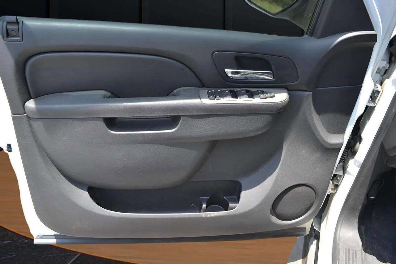 Used 2010 Chevrolet Tahoe LS w/ Interior Plus Package image 24