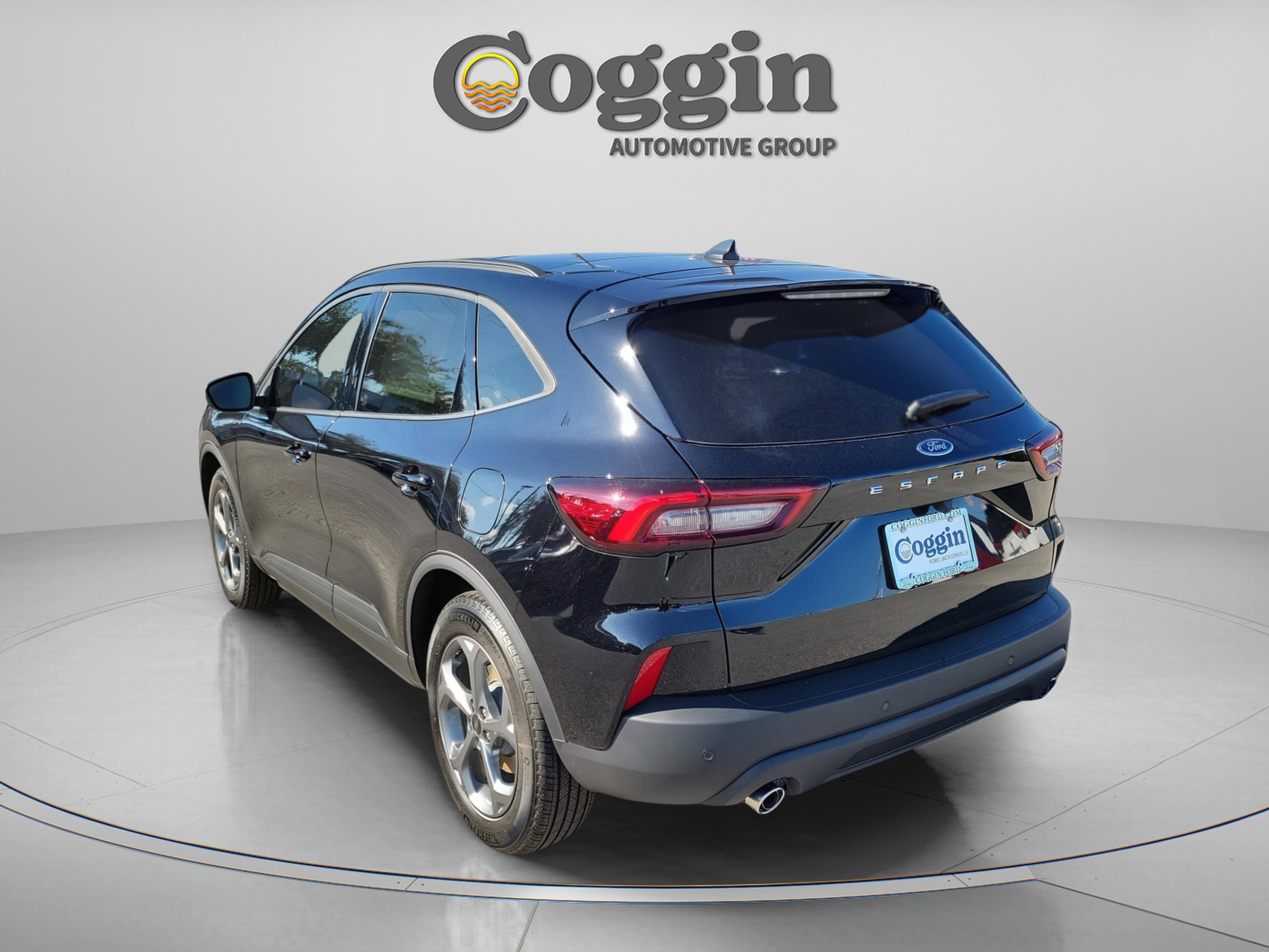 New 2026 Ford Escape ST-Line w/ Tech Pack #1 image 2