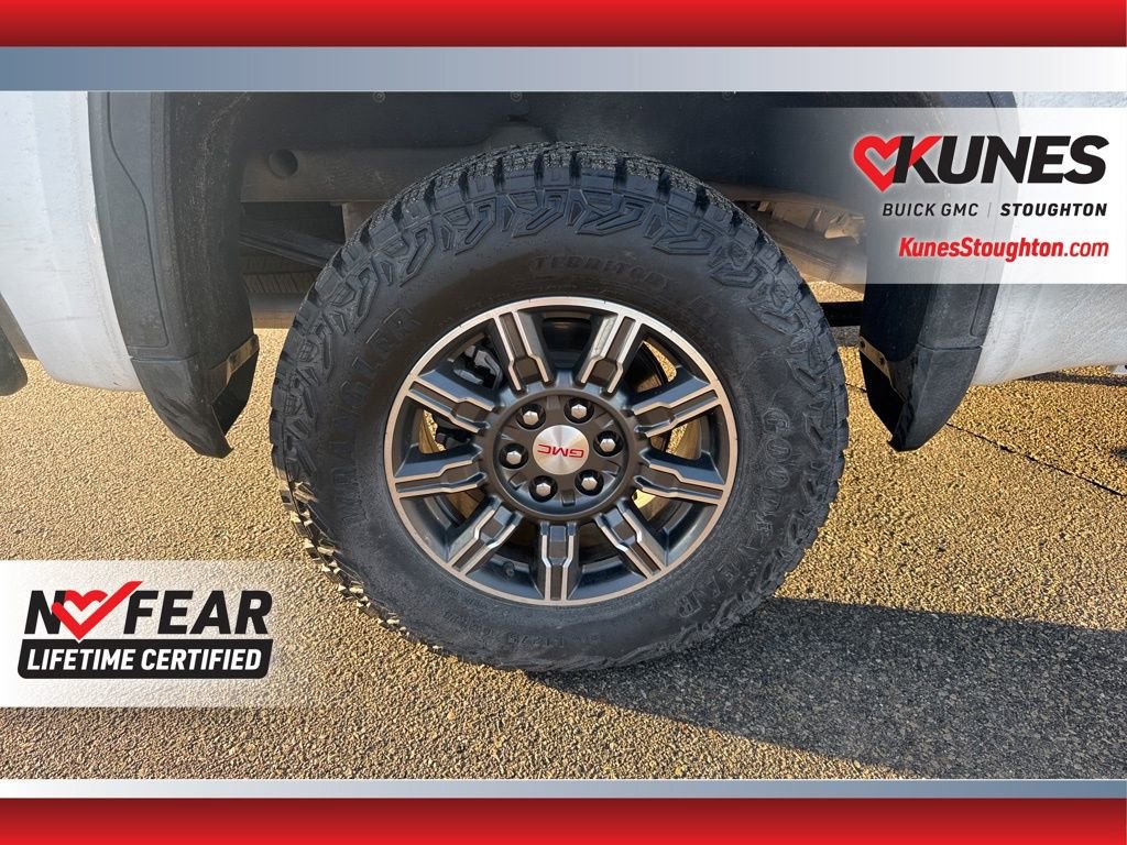 Used 2025 GMC Sierra 1500 AT4 image 14