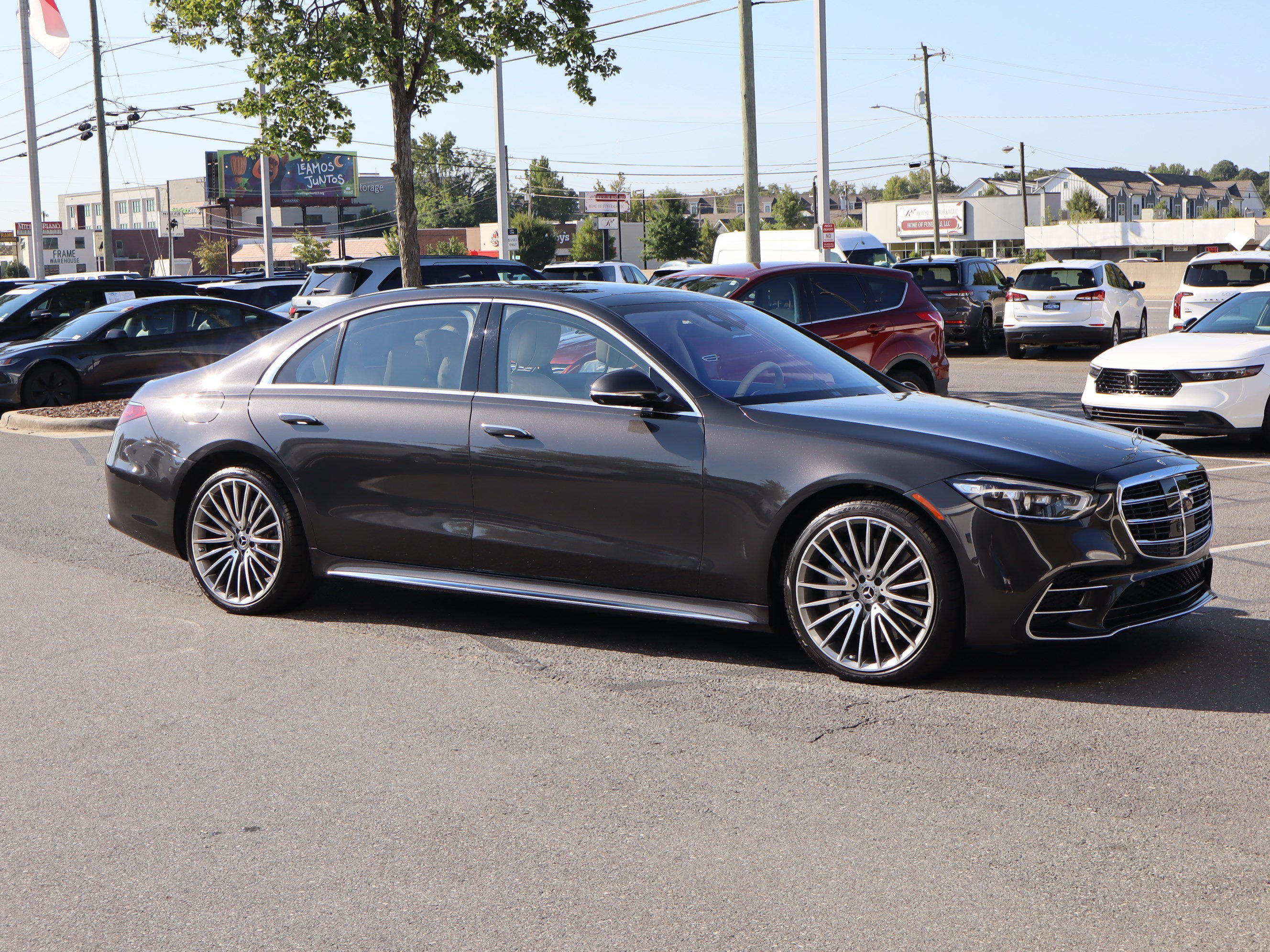 Used 2023 Mercedes-Benz S 500 4MATIC image 2