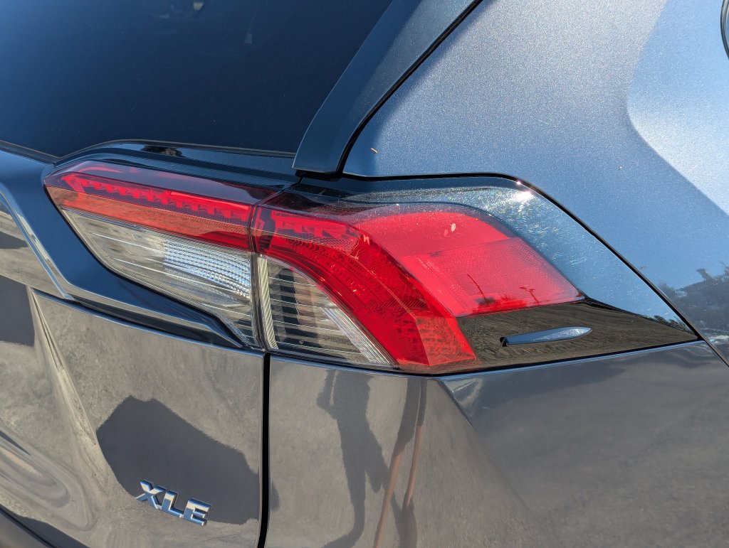 Used 2025 Toyota RAV4 XLE FWD image 11