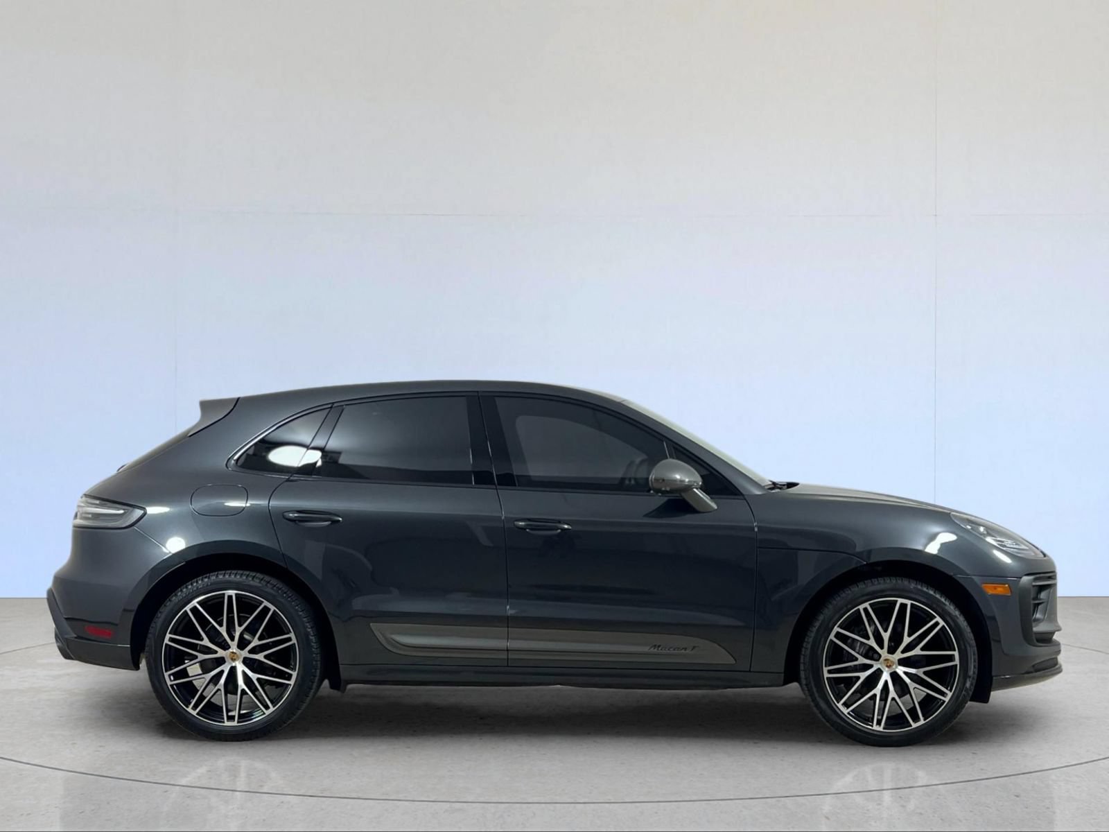 Certified 2023 Porsche Macan Turbo AWD/4WD image 9