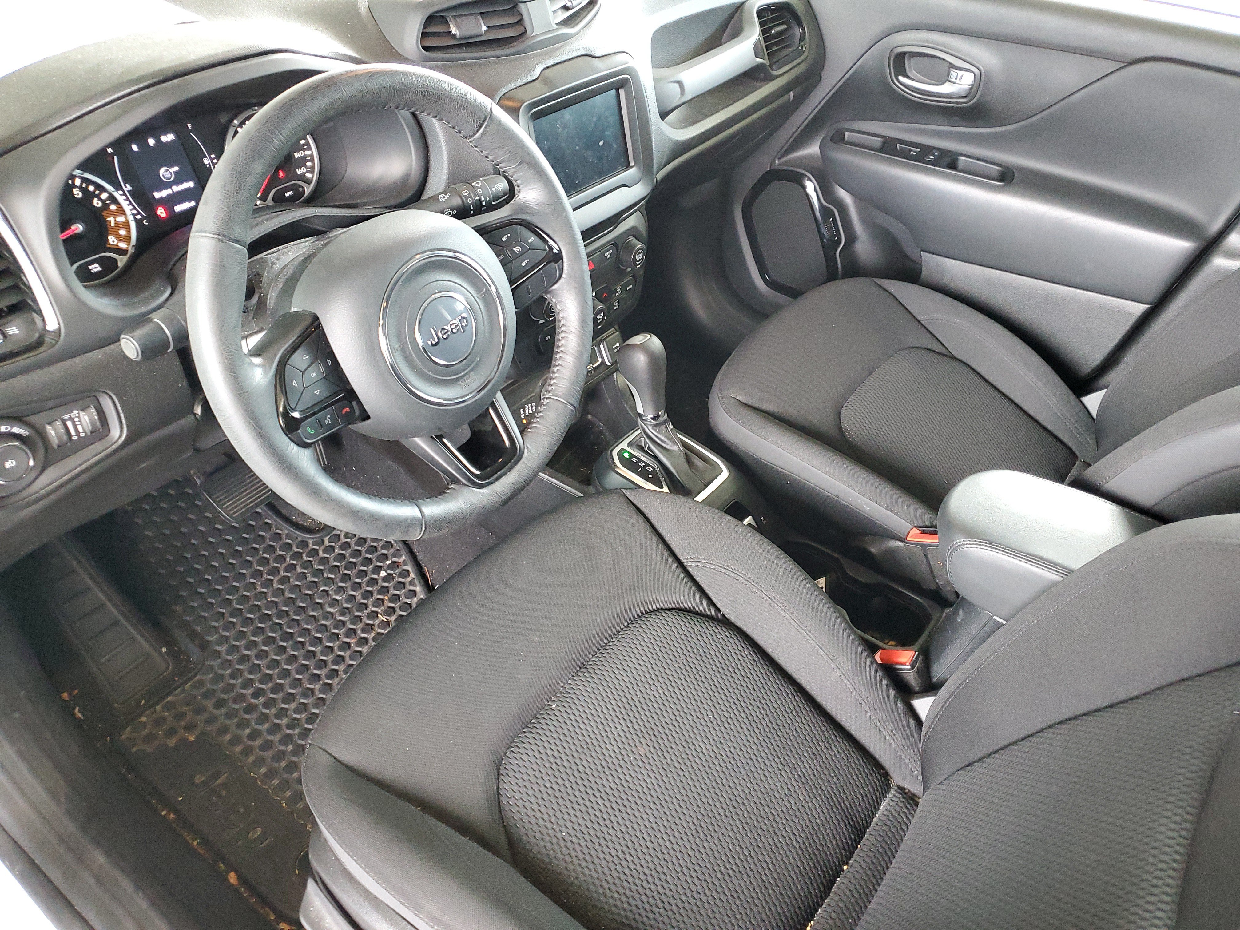 Certified 2020 Jeep Renegade Altitude AWD/4WD image 17