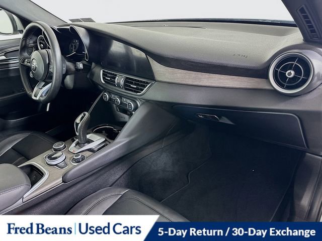 Used 2023 Alfa Romeo Giulia Ti image 32