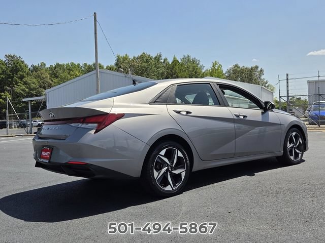 Used 2023 Hyundai Elantra SEL w/ Convenience Package FWD image 5