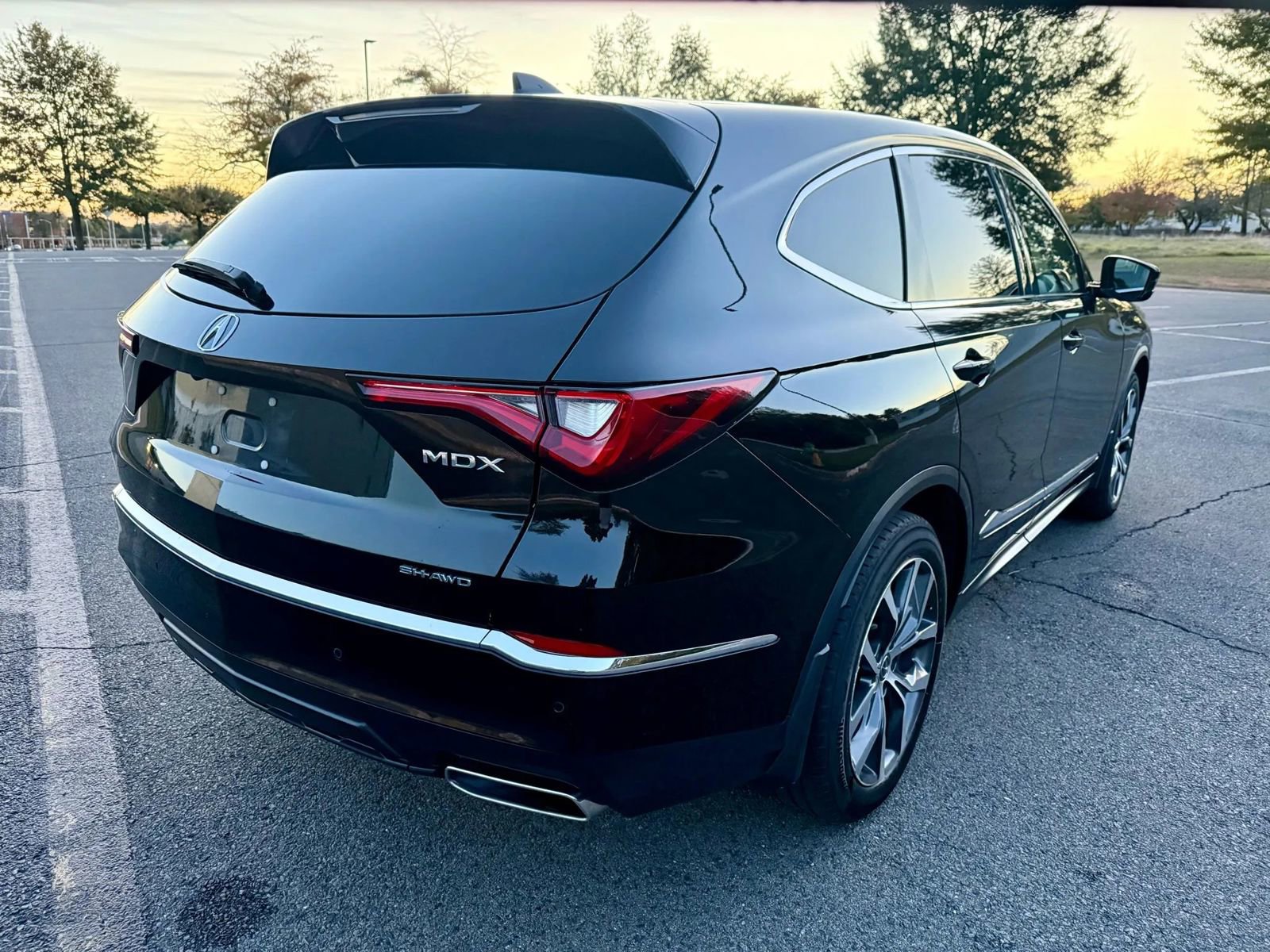 Used 2023 Acura MDX SH-AWD w/ Technology Package image 9