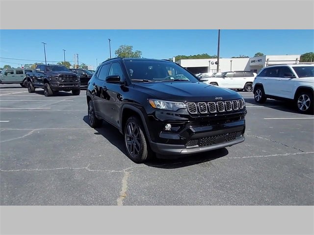 New 2026 Jeep Compass Limited image 18