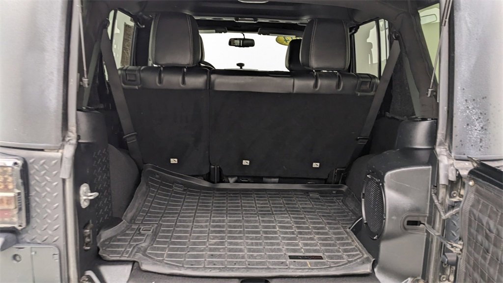 Used 2014 Jeep Wrangler Unlimited Rubicon w/ Connectivity Group image 7