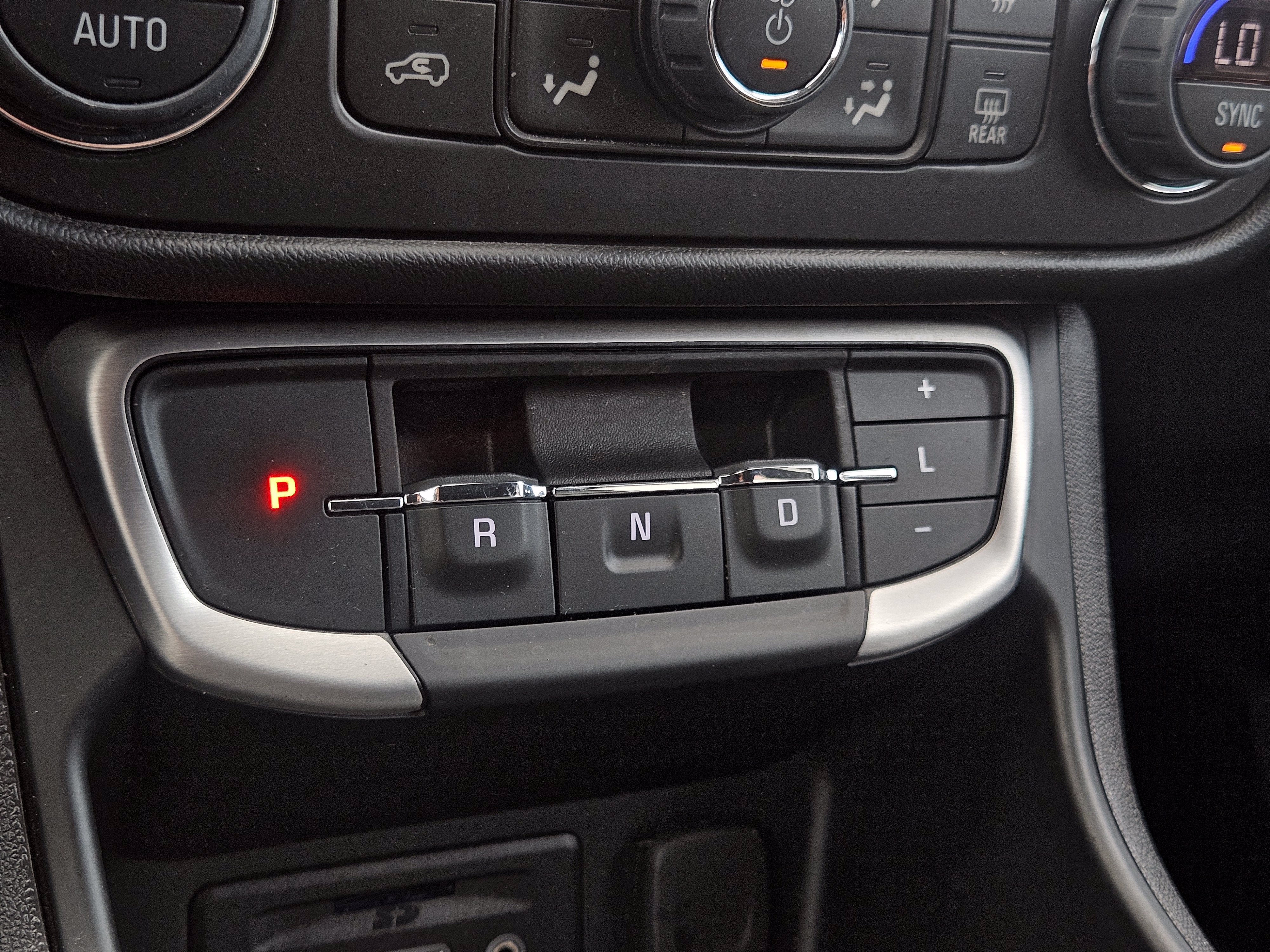 Used 2023 GMC Terrain SLT FWD image 23