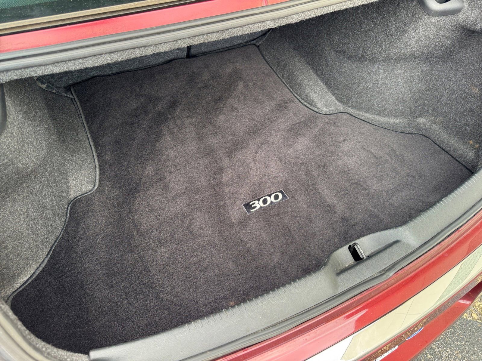 Used 2018 Chrysler 300 Limited w/ Harman/Kardon Audio Group image 16