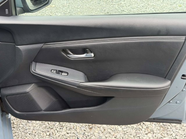 Used 2024 Nissan Sentra SV FWD image 8