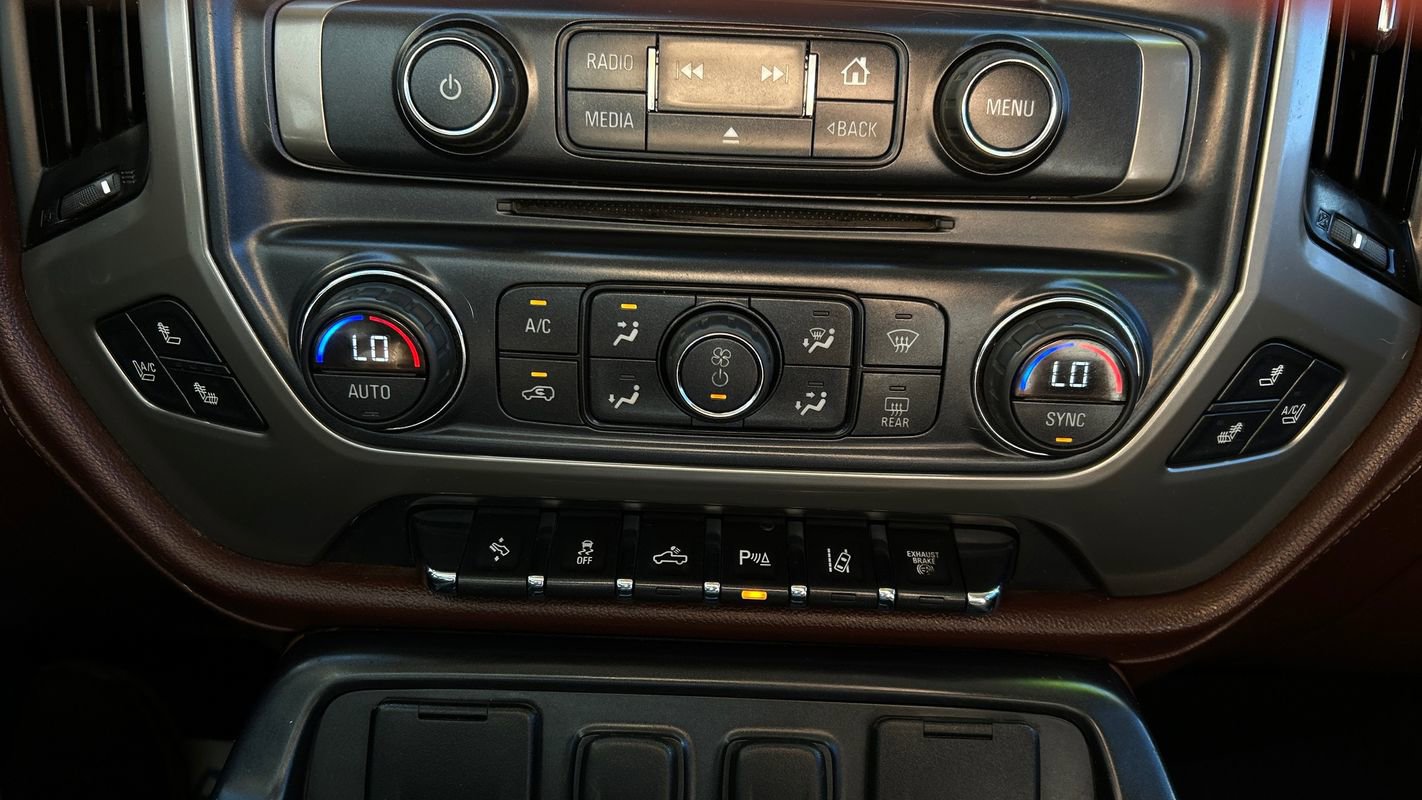 Used 2015 Chevrolet Silverado 2500 High Country w/ Duramax Plus Package image 30