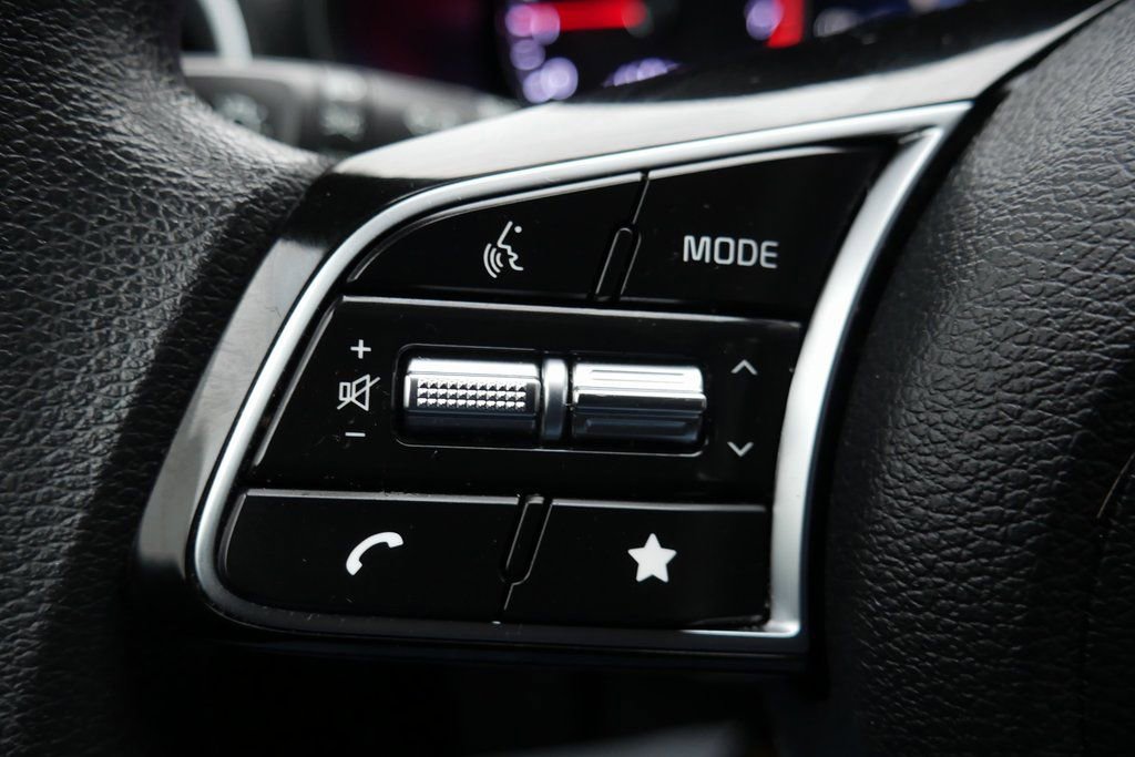 Used 2023 Kia Forte LXS image 12