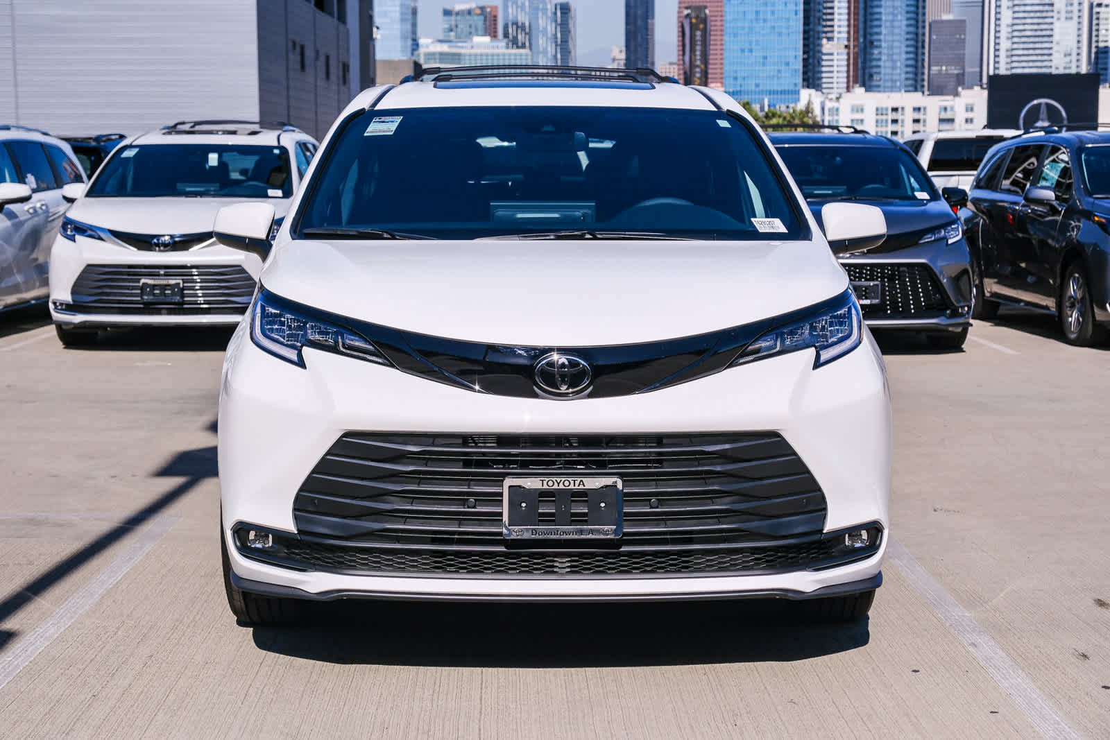 New 2026 Toyota Sienna XLE Woodland Edition AWD/4WD image 2