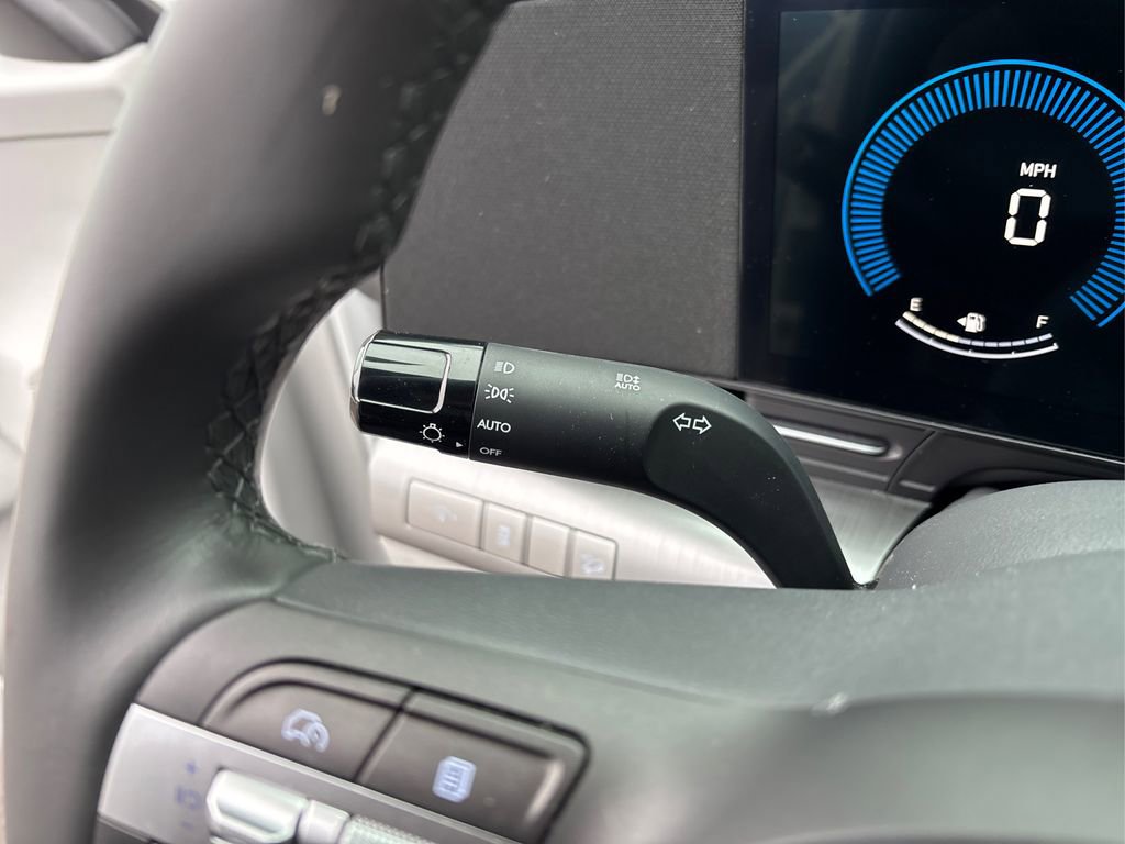 Certified 2025 Hyundai Kona SEL image 24