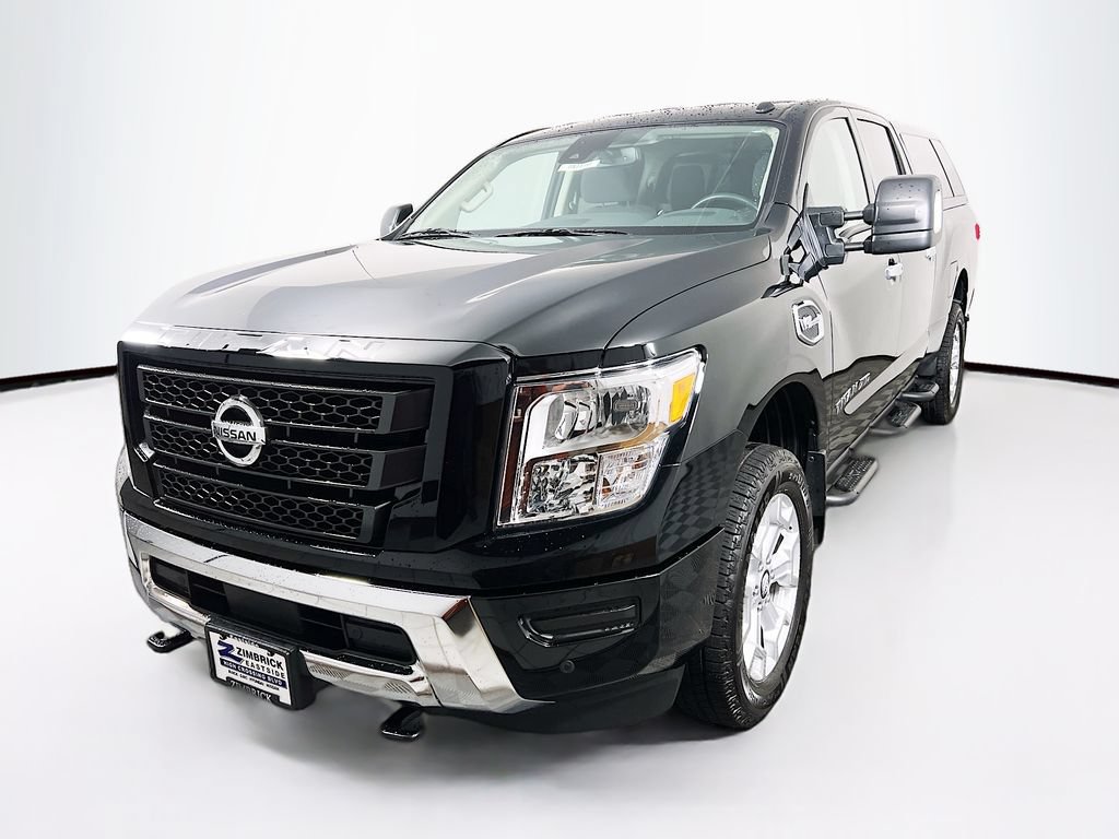 Used 2021 Nissan Titan SV w/ SV Convenience Package AWD/4WD image 3
