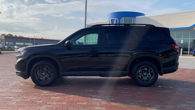 Certified 2025 Honda Pilot TrailSport image 7
