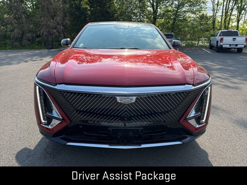 Used 2024 Cadillac Lyriq Luxury AWD/4WD image 2