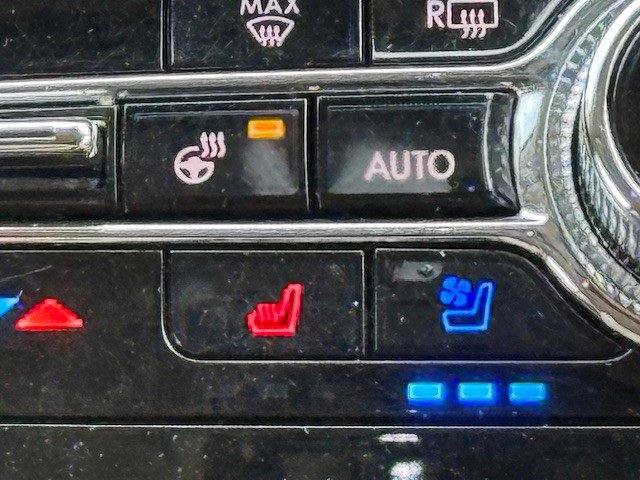 Used 2022 Lincoln Corsair AWD w/ Premium Package image 27