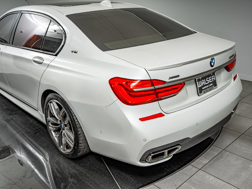 Used 2019 BMW M760i xDrive w/ Luxury Rear Seating Package AWD/4WD image 19