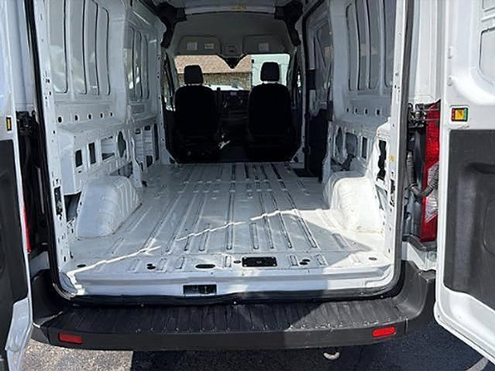 Used 2023 Ford Transit 250 Medium Roof RWD image 7