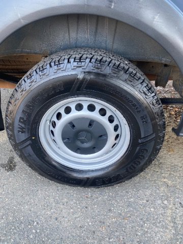 Used 2018 Mercedes-Benz Sprinter 2500 image 32