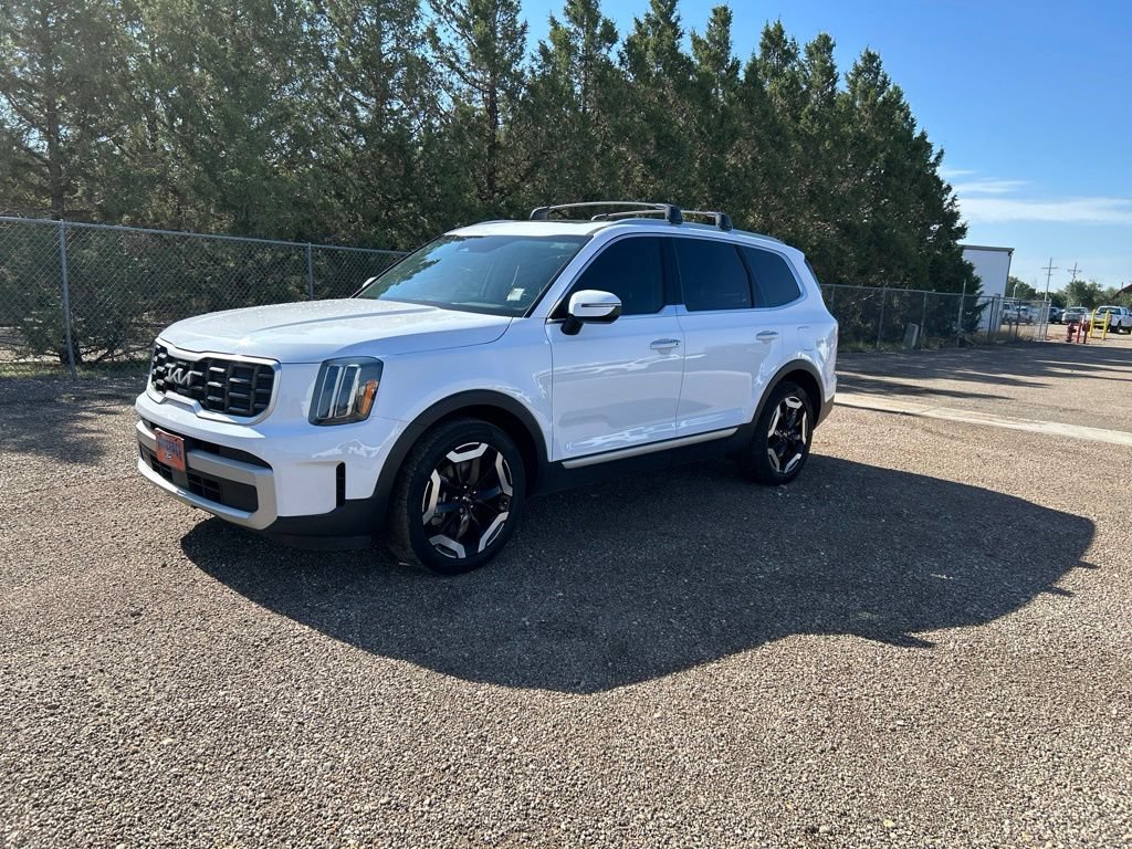 Used 2024 Kia Telluride S w/ S Sunroof Package