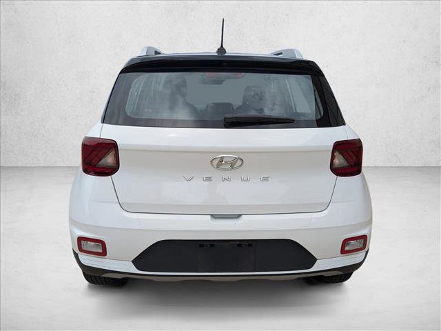 Used 2023 Hyundai Venue Limited FWD image 6