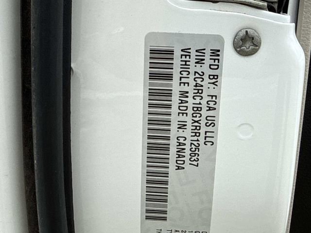 Used 2024 Chrysler Pacifica Touring-L image 21