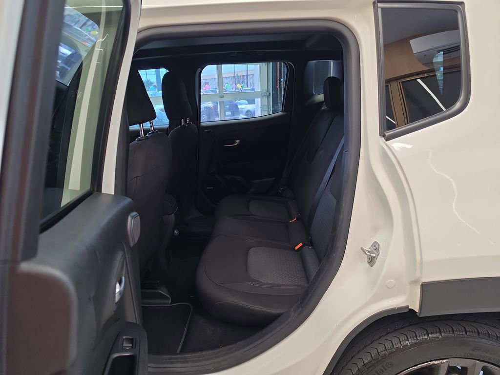 Used 2021 Jeep Renegade Latitude w/ Sun & Sound Group FWD image 32
