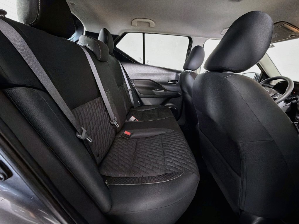 Used 2021 Nissan Kicks SV FWD image 28