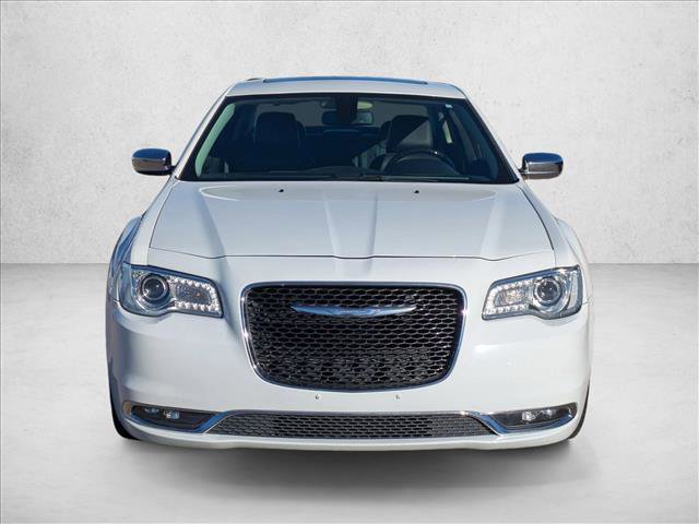 Used 2017 Chrysler 300 C video 2
