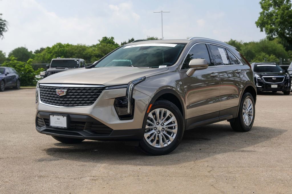 Certified 2024 Cadillac XT4 Luxury w/ Cold Weather Package FWD image 1