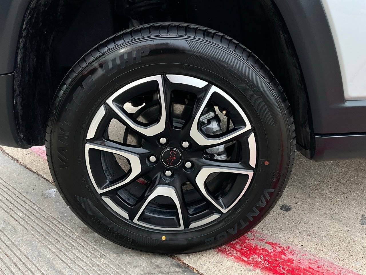 Used 2025 Jeep Compass Trailhawk w/ Trailer Tow Group image 9