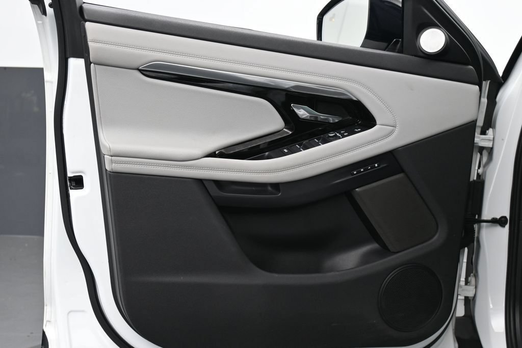 Used 2022 Land Rover Range Rover Evoque R-Dynamic SE AWD/4WD image 9