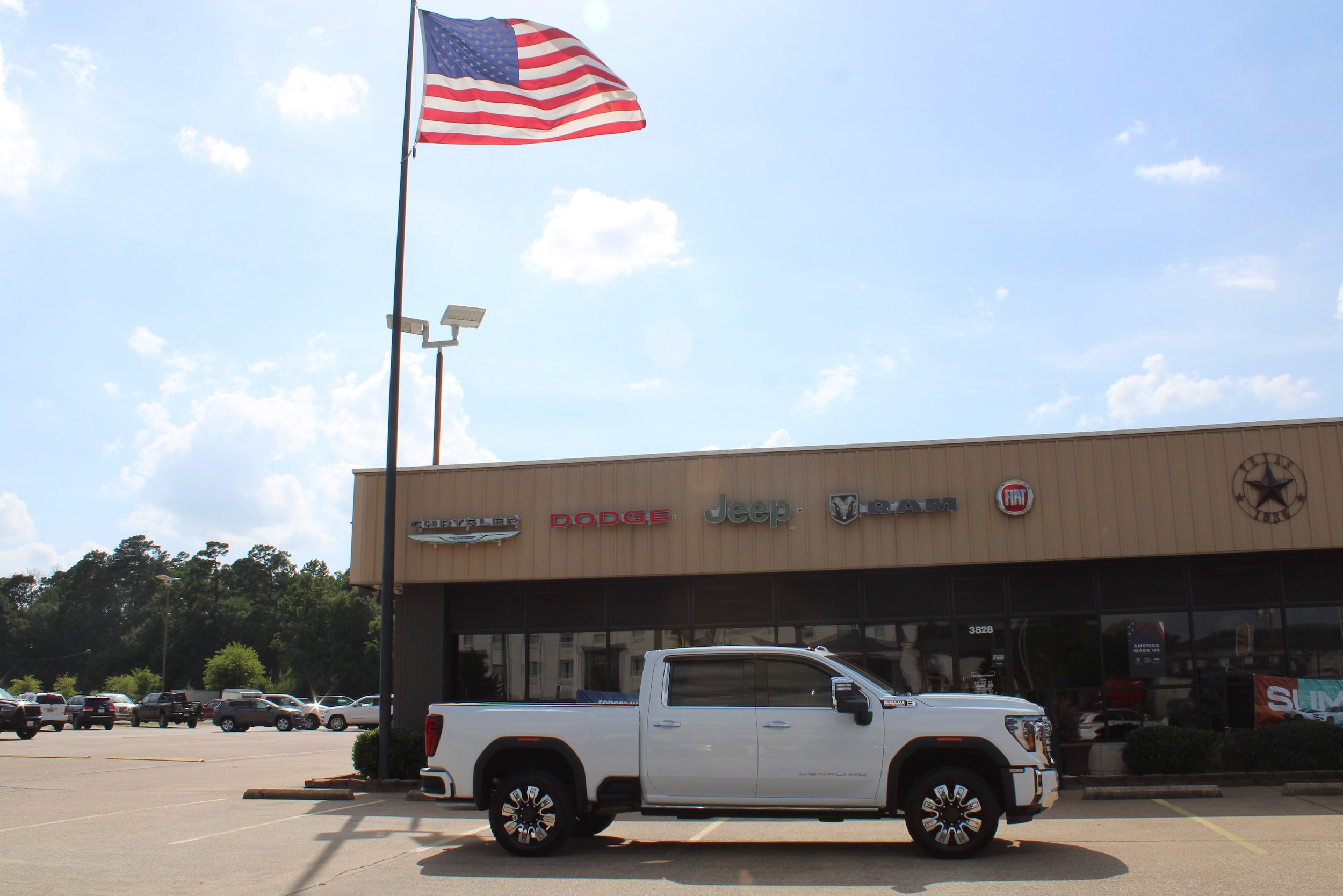 Used 2025 GMC Sierra 2500 Denali w/ Denali Reserve Package AWD/4WD image 5
