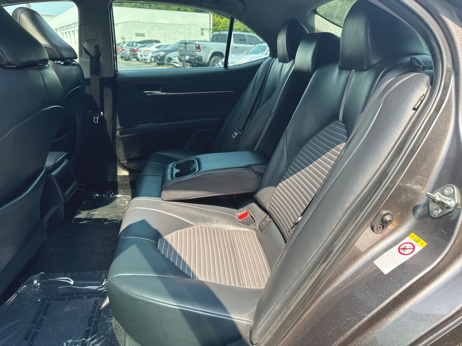 Used 2019 Toyota Camry SE FWD image 25