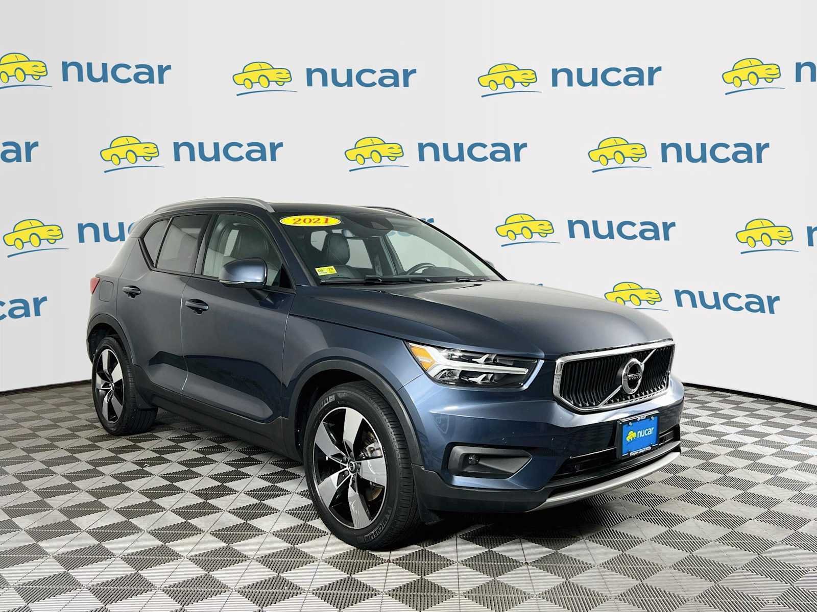 Used 2021 Volvo XC40 T5 Momentum w/ Protection Package Premier AWD/4WD image 1