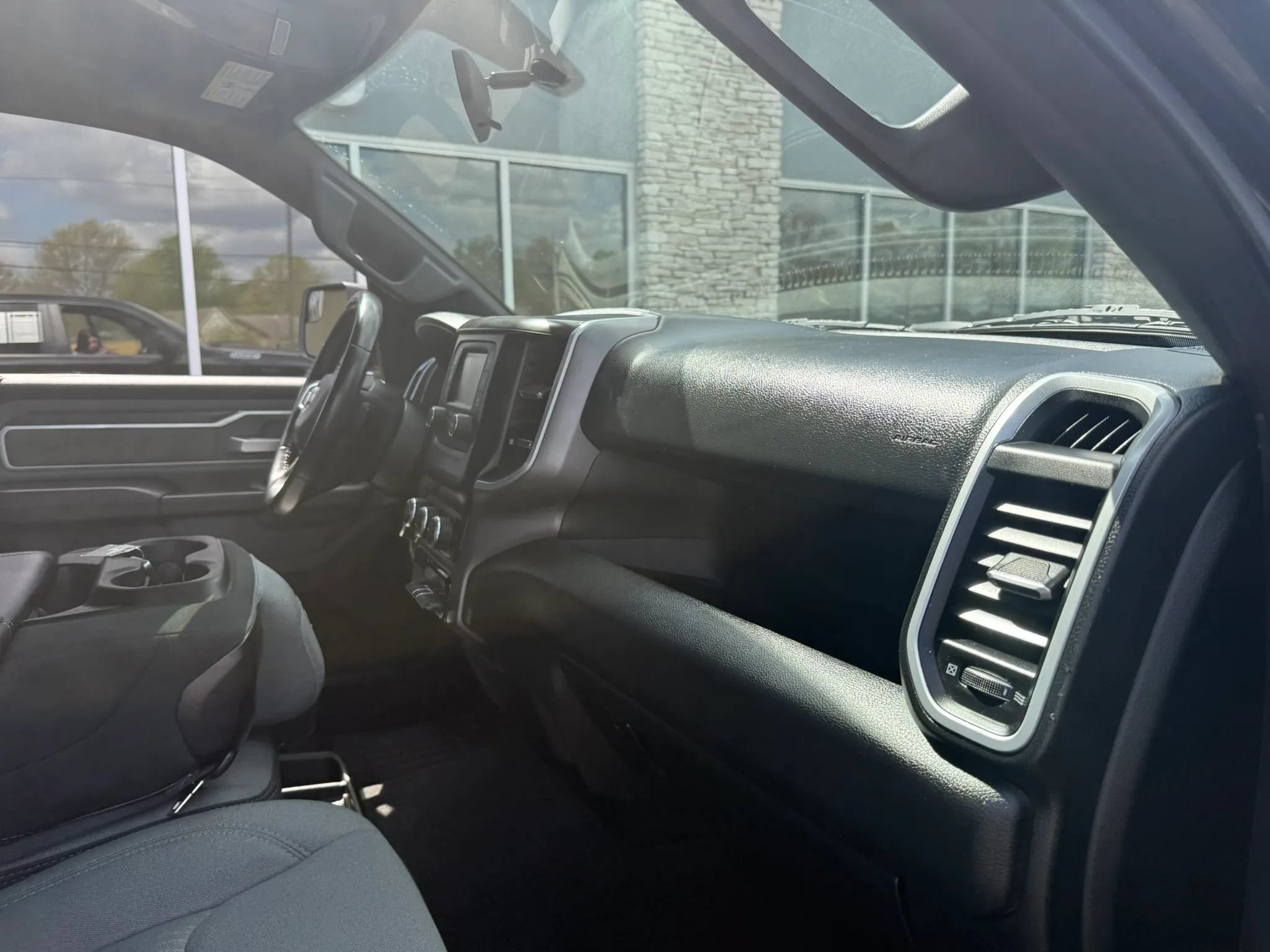 Used 2022 RAM 1500 Big Horn AWD/4WD image 15