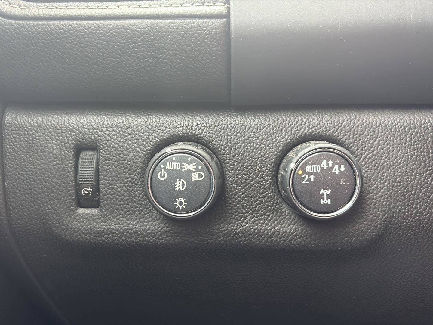 Used 2021 GMC Canyon Denali image 22