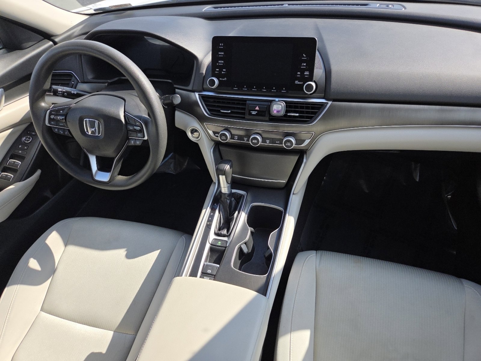Certified 2018 Honda Accord LX image 22