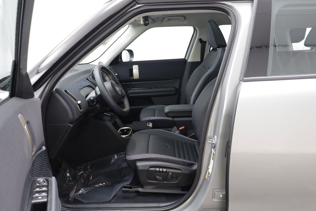 Certified 2025 MINI Cooper Countryman SE image 5