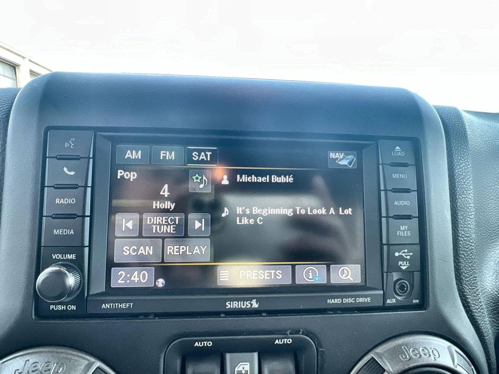 Used 2013 Jeep Wrangler Unlimited Sahara image 18