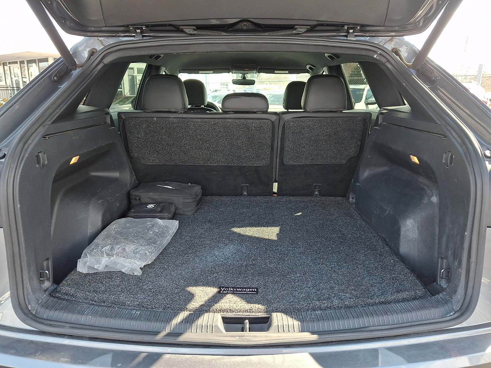 Used 2021 Volkswagen Atlas Cross Sport SE image 29