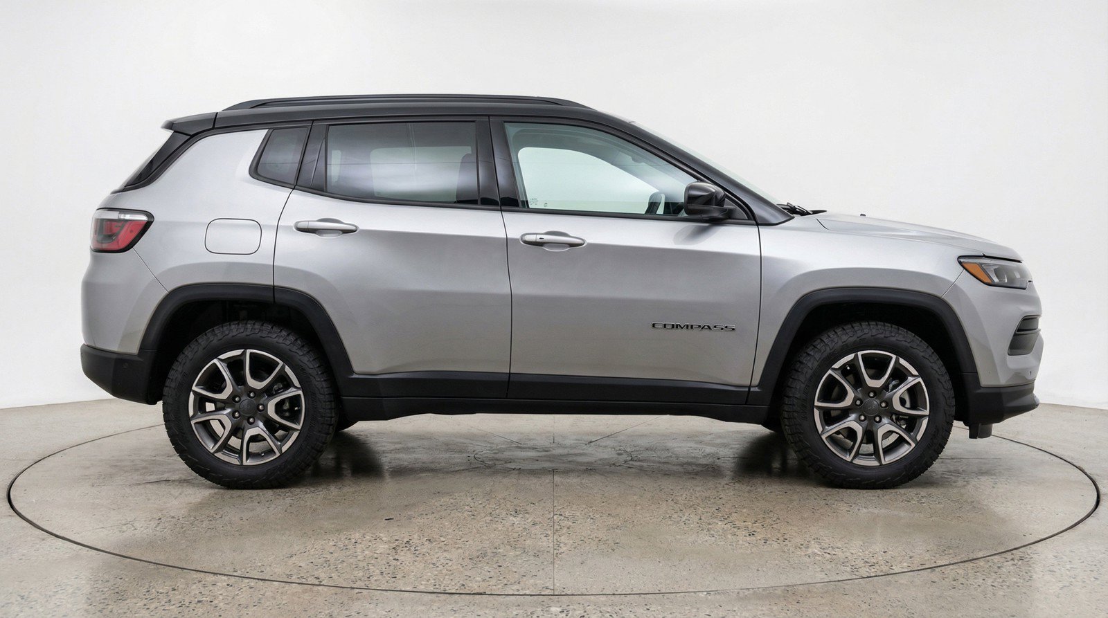 Used 2025 Jeep Compass Trailhawk AWD/4WD image 11
