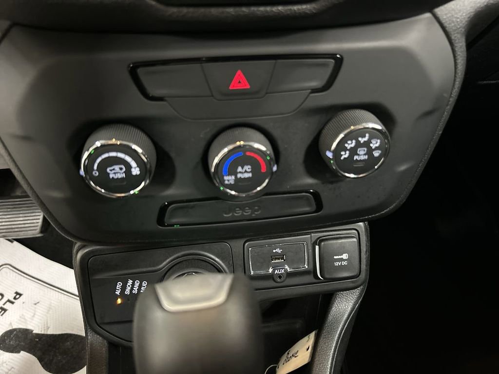 Used 2018 Jeep Renegade Sport w/ Power & Air Group image 16