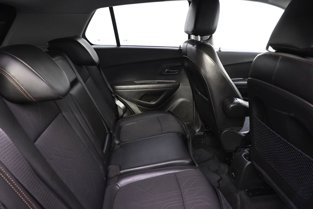Used 2019 Chevrolet Trax LT w/ LT Convenience Package image 17